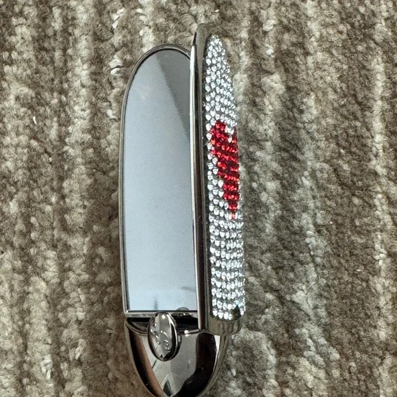 Limited Edition Rouge G Love Heart Customizable Lipstick Case - Picture 4 of 5